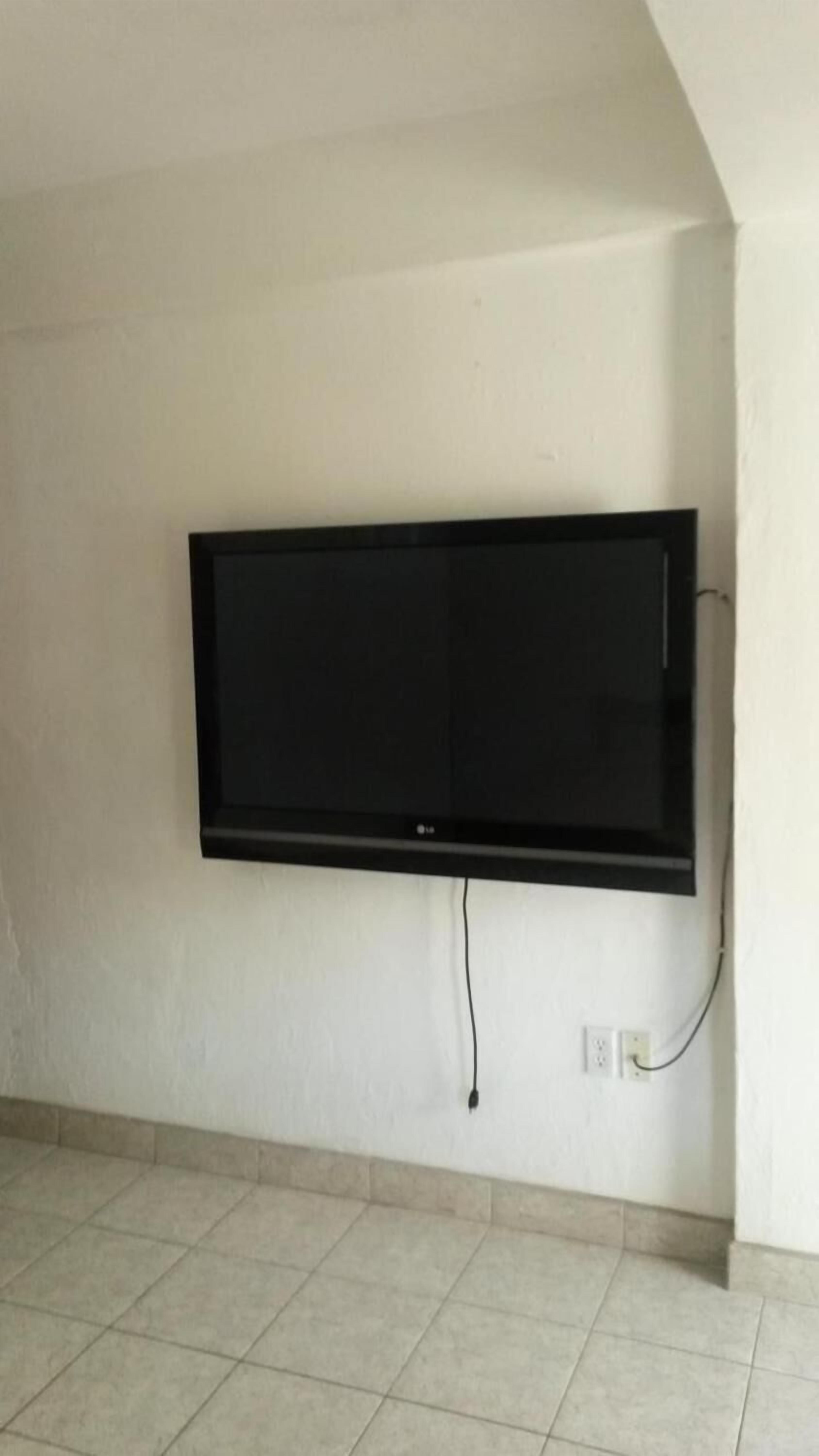 laptop workspace, blackout curtains, soundproofing, free wifi