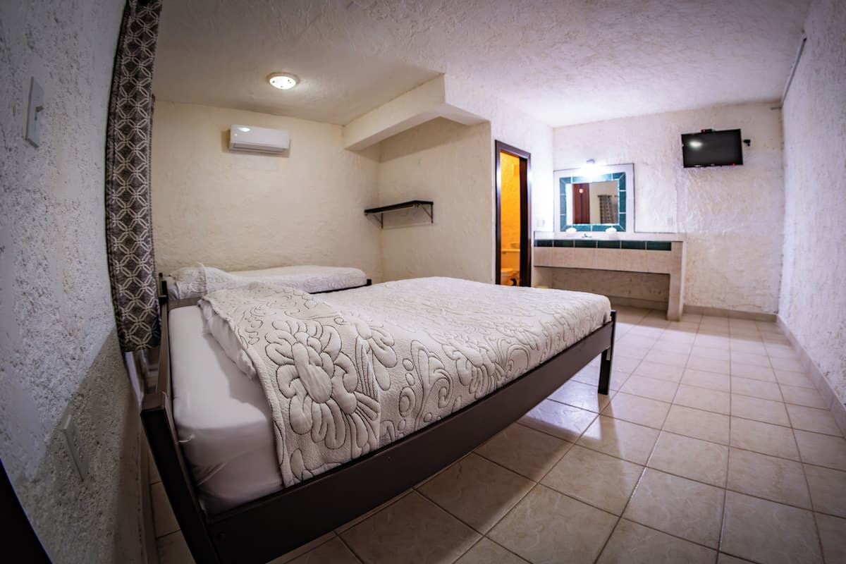 classic quadruple room, 2 double beds, non smoking | laptop workspace, blackout curtains, soundproofing, free wifi