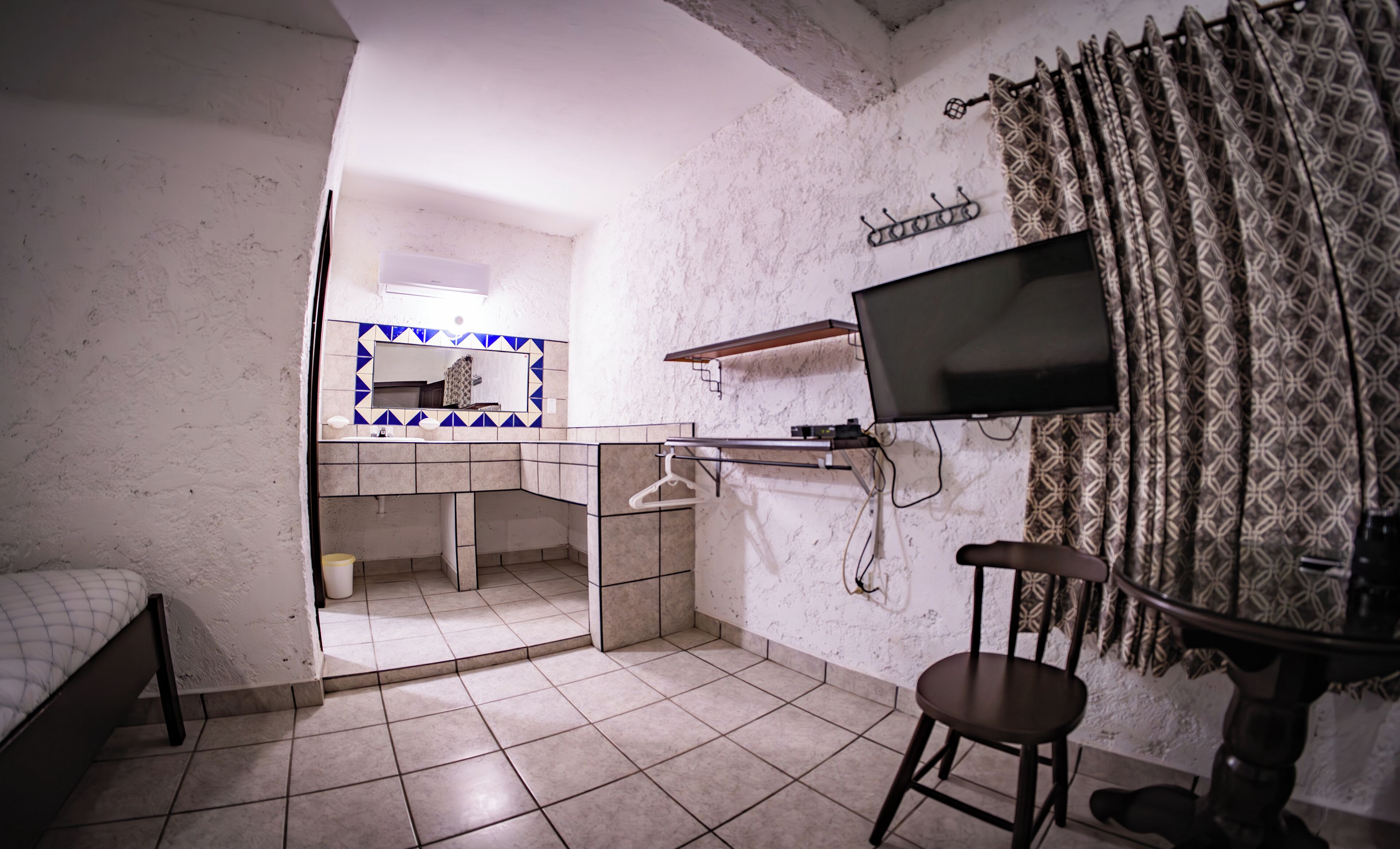 classic quadruple room, 2 double beds, non smoking | laptop workspace, blackout curtains, soundproofing, free wifi