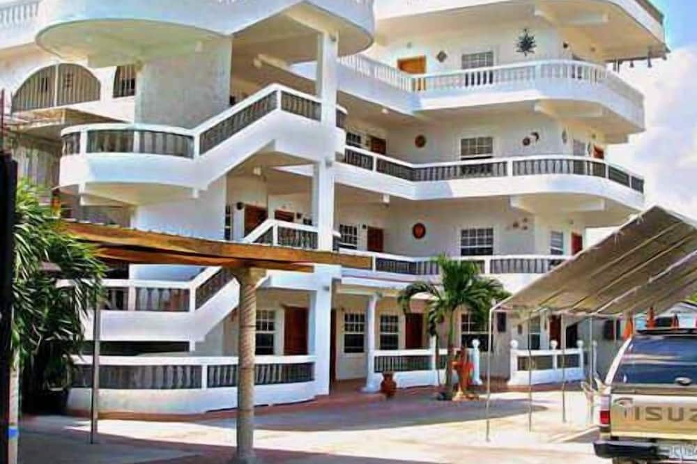 Las Palmas Hotel