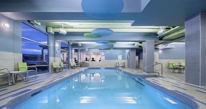 Holiday Inn Express & Suites Kelowna - East by IHG