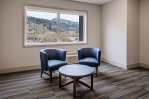 Exterior - Holiday Inn Express & Suites Kelowna - East by IHG (Kelowna)
