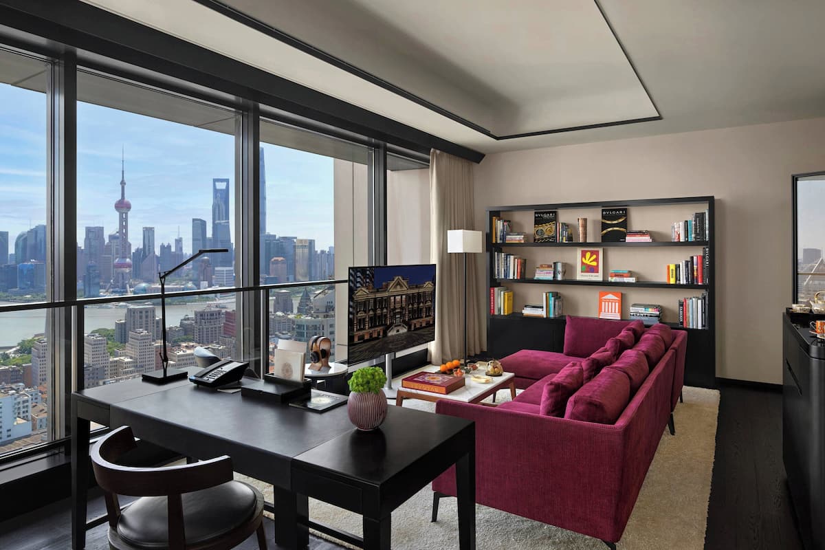 TV, fireplace, heated floors