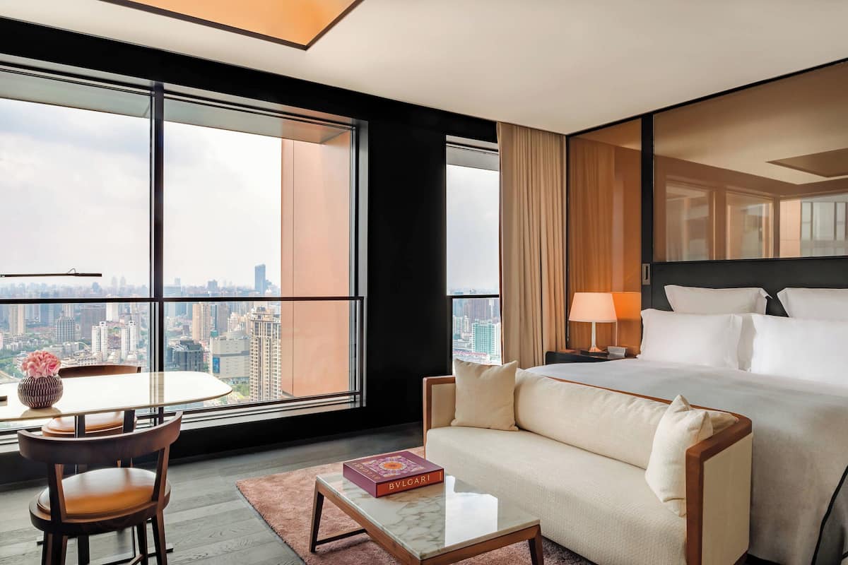 1 bedroom, premium bedding, free minibar items, in-room safe