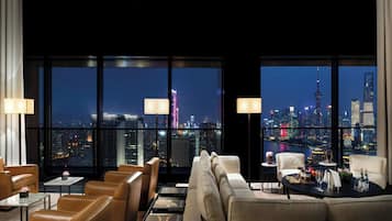 1 bedroom, premium bedding, free minibar items, in-room safe