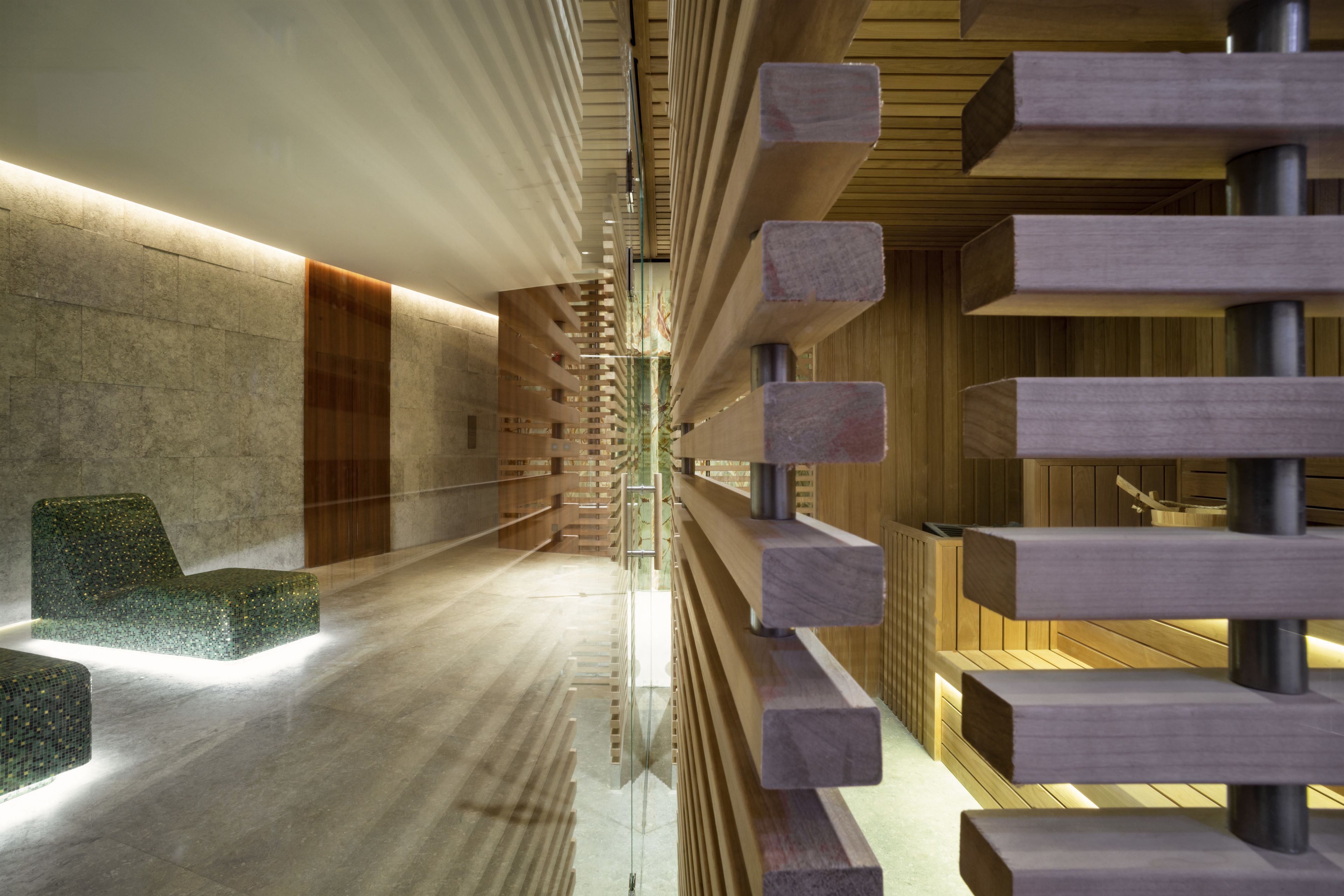 桑拿、热水浴缸、湿蒸房、身体护理、深层组织按摩、面部护理