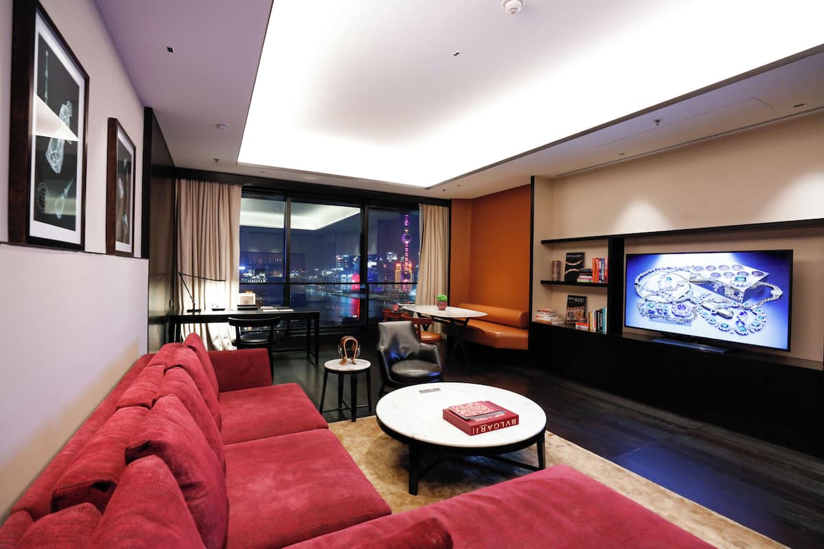 Deluxe Suite, 1 Bedroom, River View | 1 bedroom, premium bedding, free minibar items, in-room safe