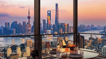 2 Restaurants, Mittagessen, Abendessen, italienische Küche