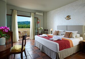 Blackout curtains, free WiFi, bed sheets - Mistral Hotel Solo Travel Only (Platanias)