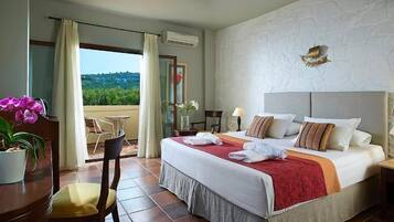 Blackout curtains, free WiFi, bed sheets