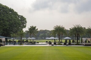 Property grounds - Eastin Thana City Golf Resort (Bangkok Noi)