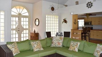 Villa | Sala de estar | Una televisión