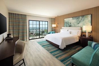 Premium Room, 1 King Bed (Balcony) | Premium bedding, in-room safe, desk, laptop workspace at Westin Carlsbad Resort & Spa