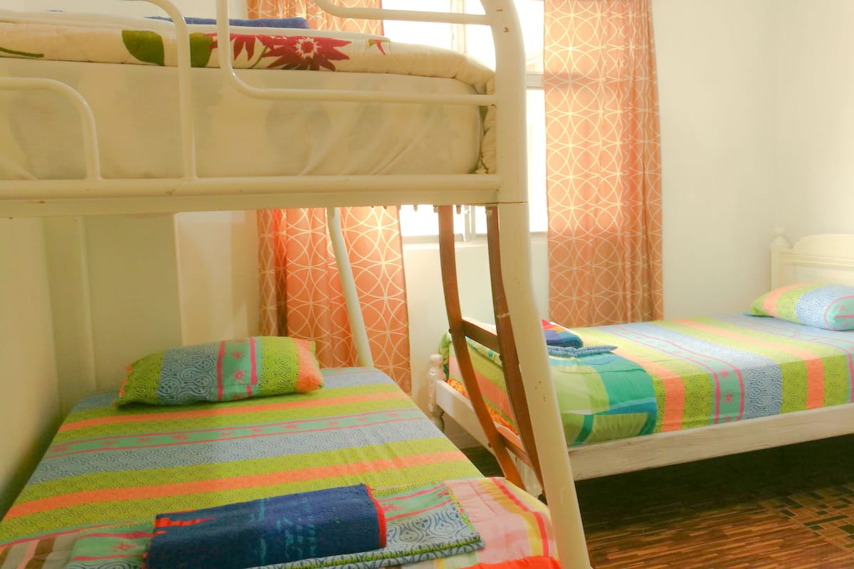 3 chambres, bureau, fer et planche à repasser, Wi-Fi gratuit