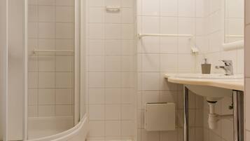 Basic Double or Twin Room | Bathroom | Shower, hair dryer, towels, soap