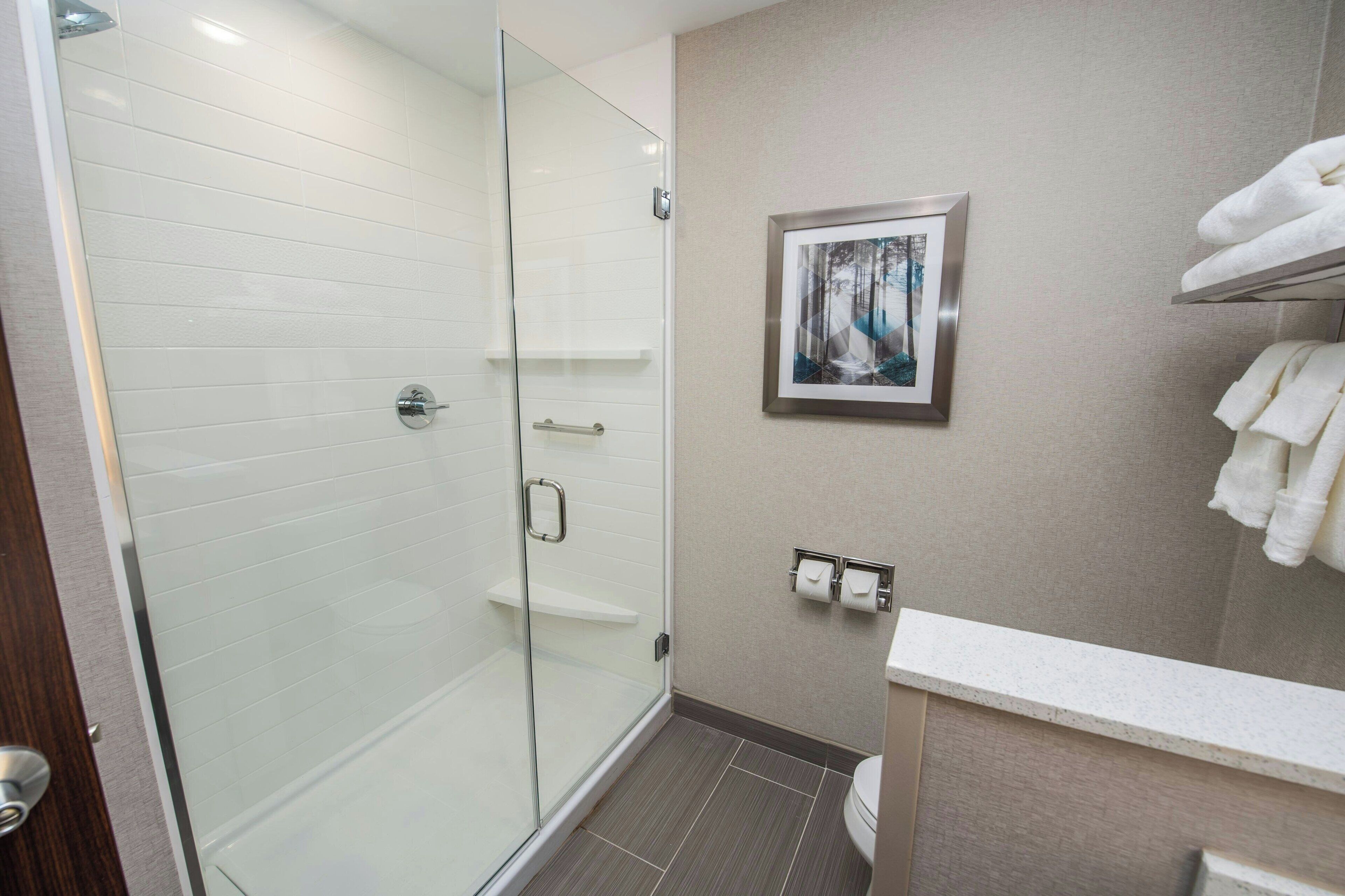 room, 1 king bed, non smoking | premium bedding, down duvets, desk, iron/ironing board