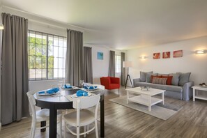 Appartement Luxe, 2 chambres, cuisine | Coin séjour