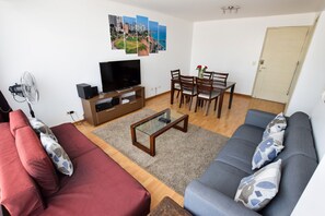 Luxury Apartment, 2 Bedrooms, City View | Television