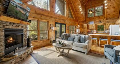 Kaunis Cabin sijaitsee rinteessä ja At Cove Hollow Bay