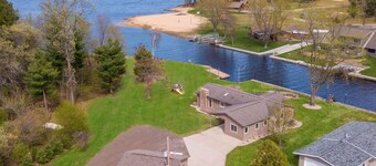 Lake Front House Directly On Castle Rock Lake - Dock, Beach & Near WI Dells
