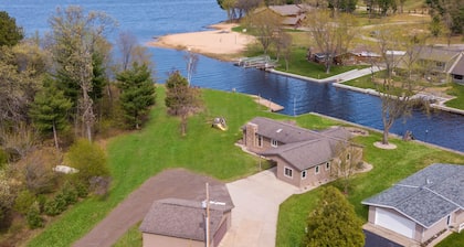 Lake Front House Directly On Castle Rock Lake - Dock, Beach & Near WI Dells