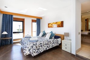 10 bedrooms, in-room safe, iron/ironing board, free WiFi