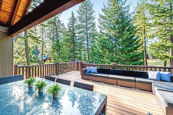 تناول الطعام بالخارج