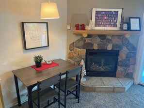 Dining - Privacy in the pines (Steamboat Springs)