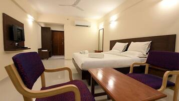 Minibar, in-room safe, desk, soundproofing