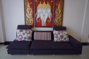 Lobby sitting area - Kirimathani Hotel (Mueang Loei)