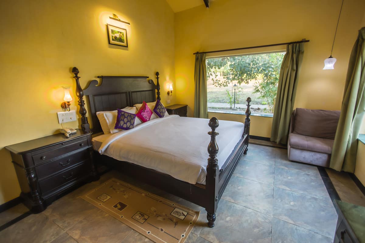 Cottage, Non Smoking, City View | In-room safe, desk, rollaway beds (surcharge)