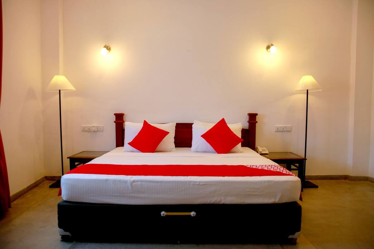 Deluxe Triple Room | 1 bedroom, in-room safe, desk, free WiFi