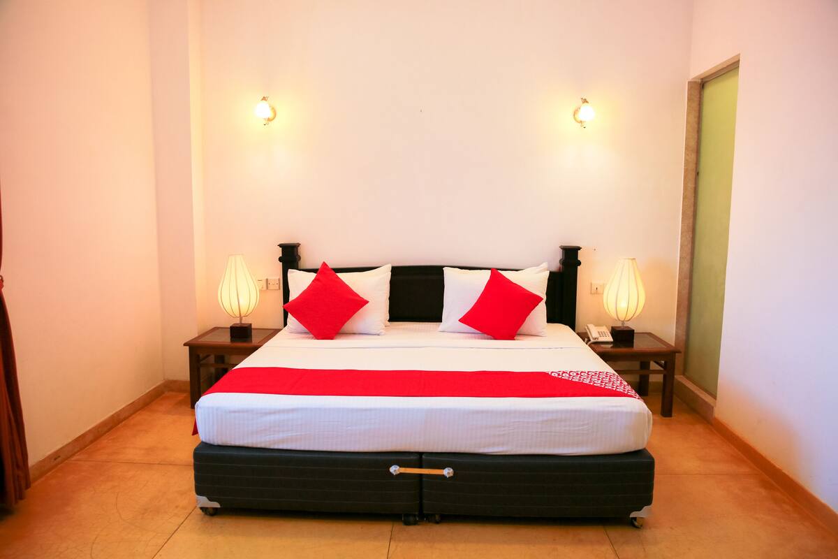Deluxe Double Room | 1 bedroom, in-room safe, desk, free WiFi