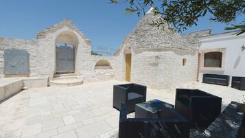 Chalet Tradizionale, 1 letto queen, vista collina, lato giardino | Terrazza/patio