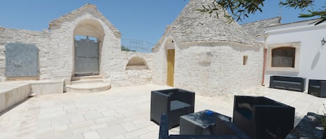 Traditional Chalet, 1 Queen Bed, Hill View, Garden Area | Terrace/patio