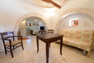 Chalet tradicional, 1 cama de matrimonio, vistas a la colina, en la zona del jardín | Interior