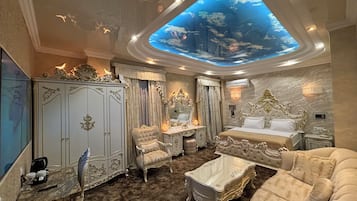 Classic Suite | 1 bedroom, premium bedding, minibar, in-room safe