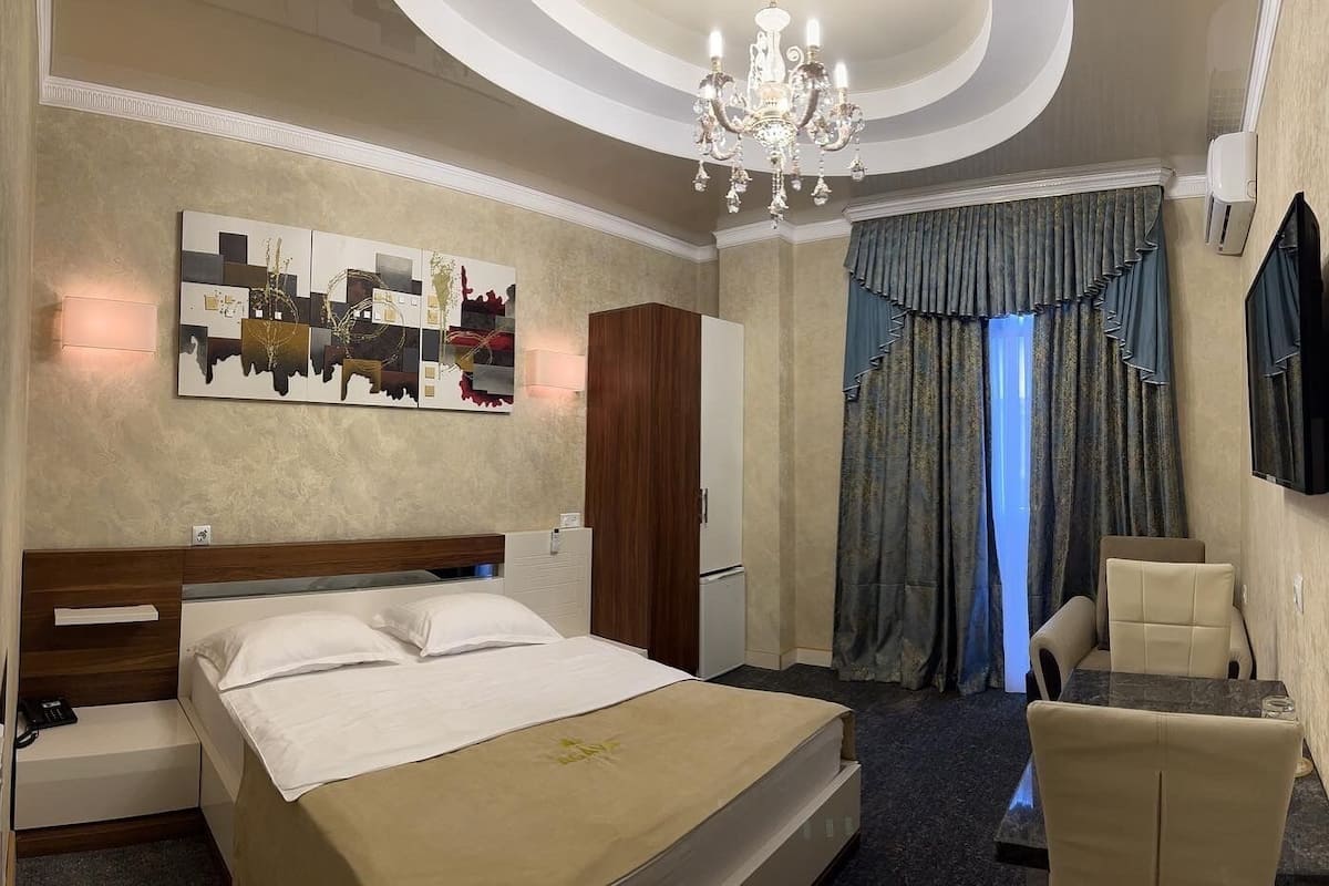Double Room | 1 bedroom, premium bedding, minibar, in-room safe