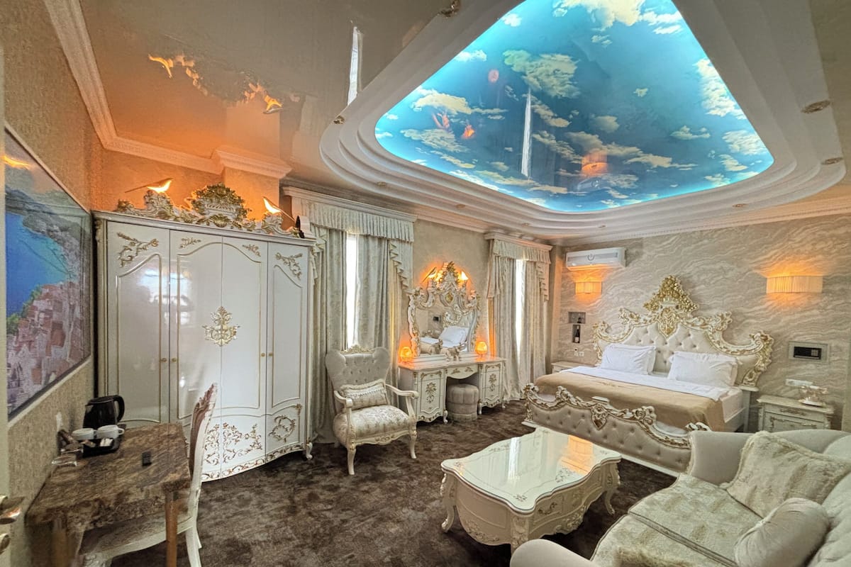 Luxury Double Room | 1 bedroom, premium bedding, minibar, in-room safe