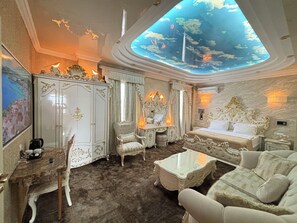 Classic Suite | Premium bedding, minibar, in-room safe, desk - Hotel Agava (Tbilisi)