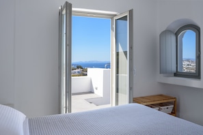1 bedroom, in-room safe, iron/ironing board, free WiFi