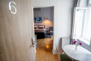 In-room dining - Zagreb City Vibe Apartments & Rooms (Zagreb)