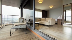 Room, Balcony (Suite) | Terrace/patio - Rotterdam Teleport Hotel (Rotterdam)