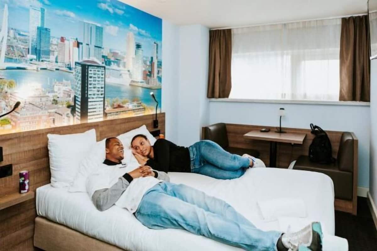 In-room safe, iron/ironing board, free WiFi, bed sheets