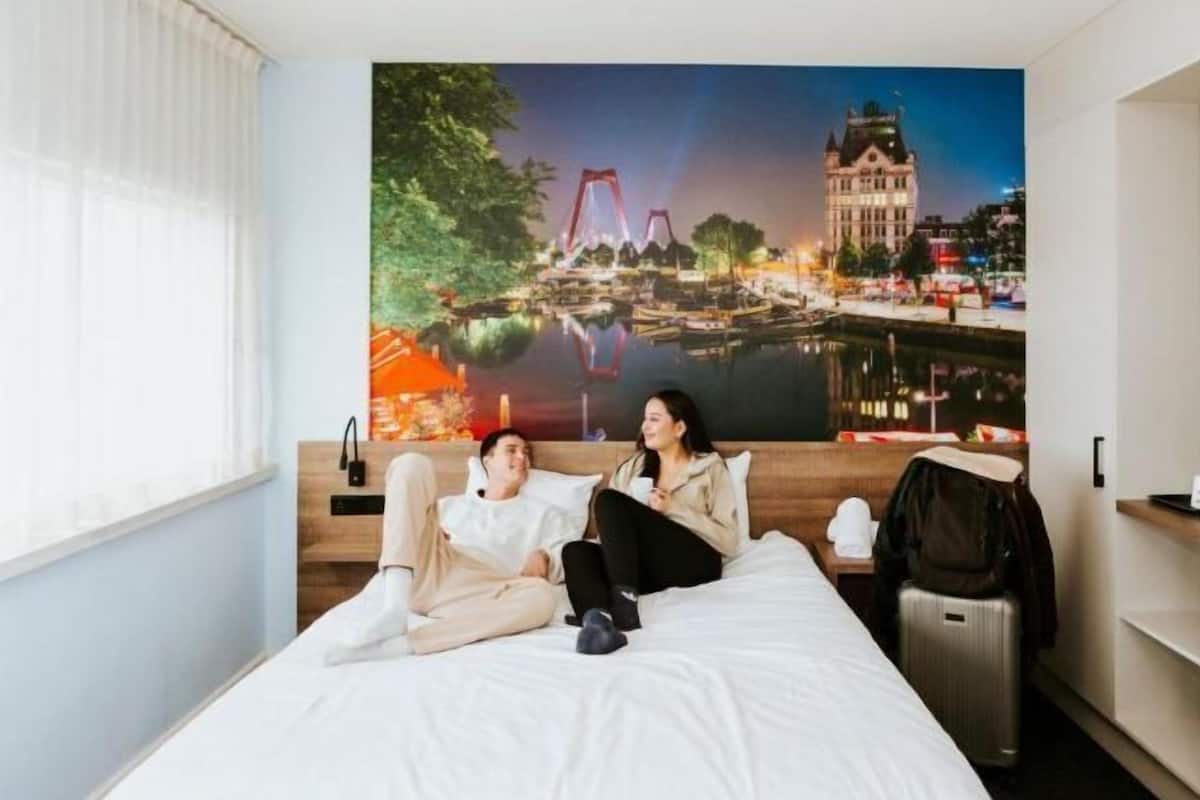 In-room safe, iron/ironing board, free WiFi, bed sheets