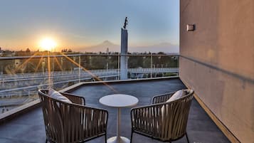 Suite, 1 cama King size, Terraza, vista a la ciudad | Vista desde la habitación