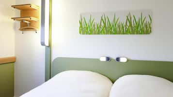 Twin Room, 2 Twin Beds | Desk, laptop workspace, iron/ironing board, free cribs/infant beds