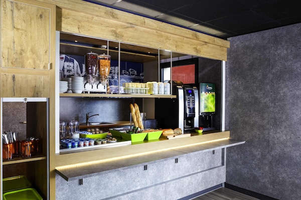 Daily buffet breakfast (EUR 8.50 per person)