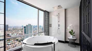 Baignoire et douche séparées, articles de toilette écologiques