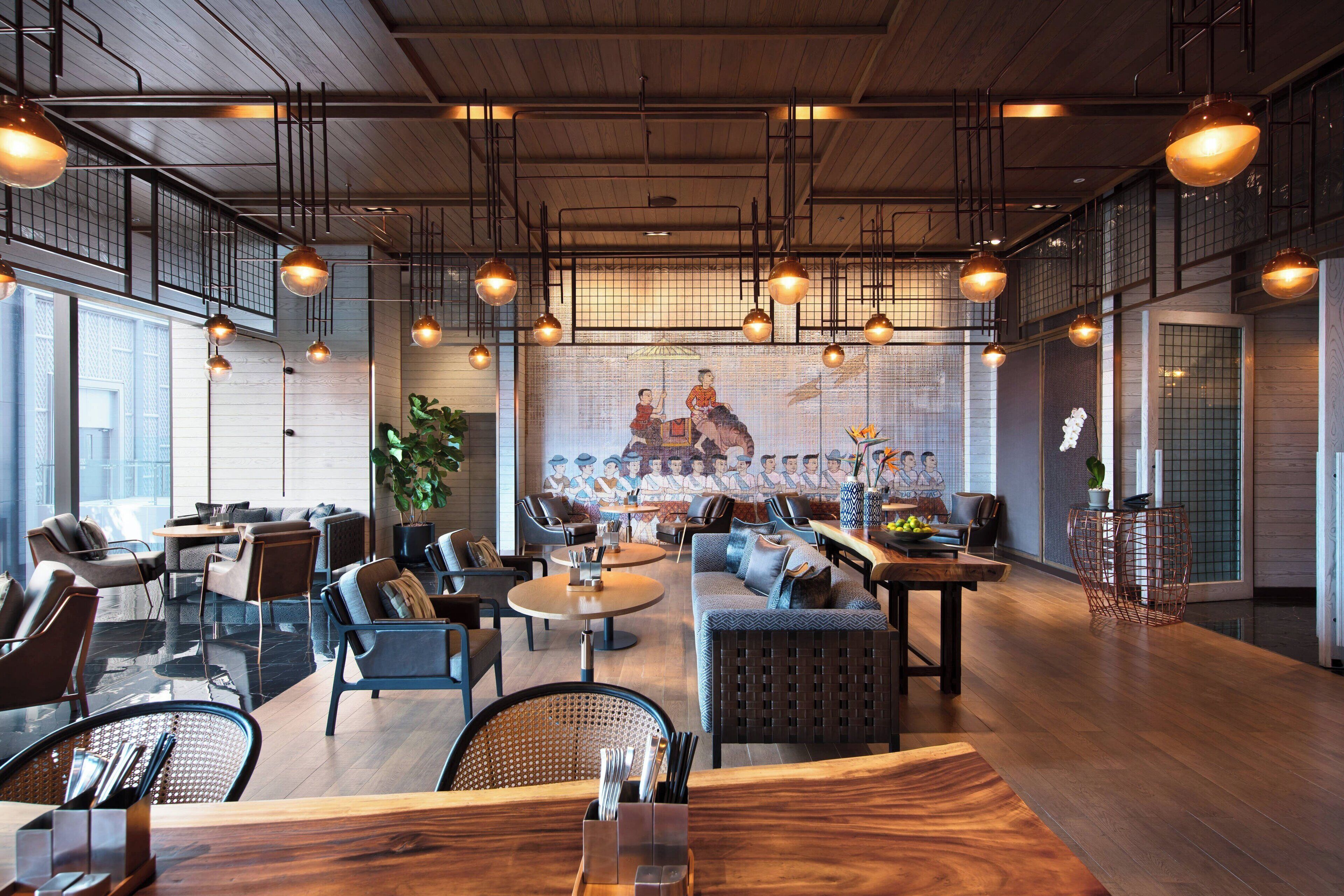 2 bars/lounges, poolside bar